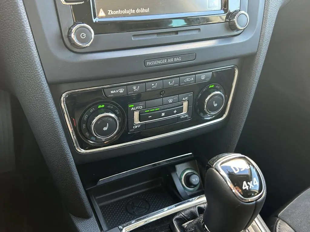 Škoda Superb Combi Elegance 4x4 DSG 2,0TDI / 125kW