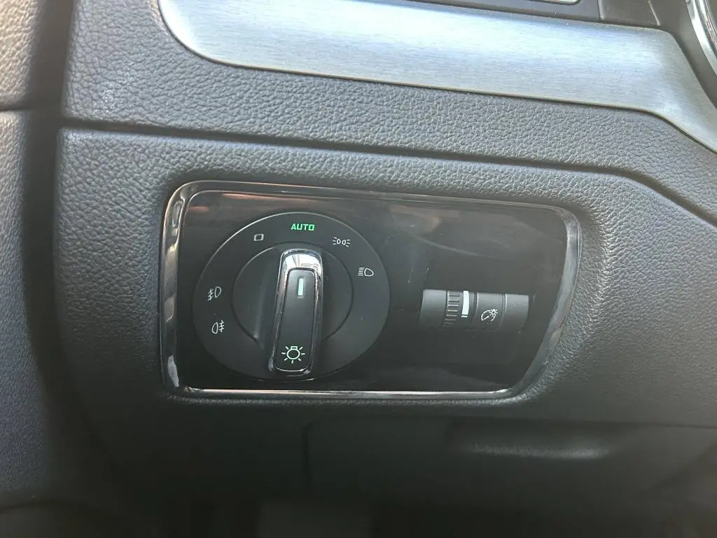 Škoda Superb Combi Elegance 4x4 DSG 2,0TDI / 125kW