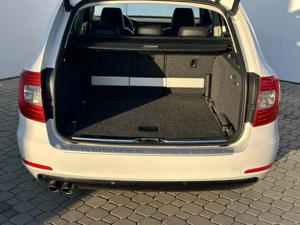 Škoda Superb Combi Elegance 4x4 DSG 2,0TDI / 125kW