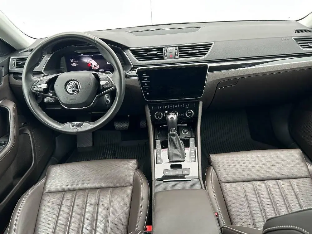 Škoda Superb Combi L&K 4x4 7DSG 2,0TDI / 147kW