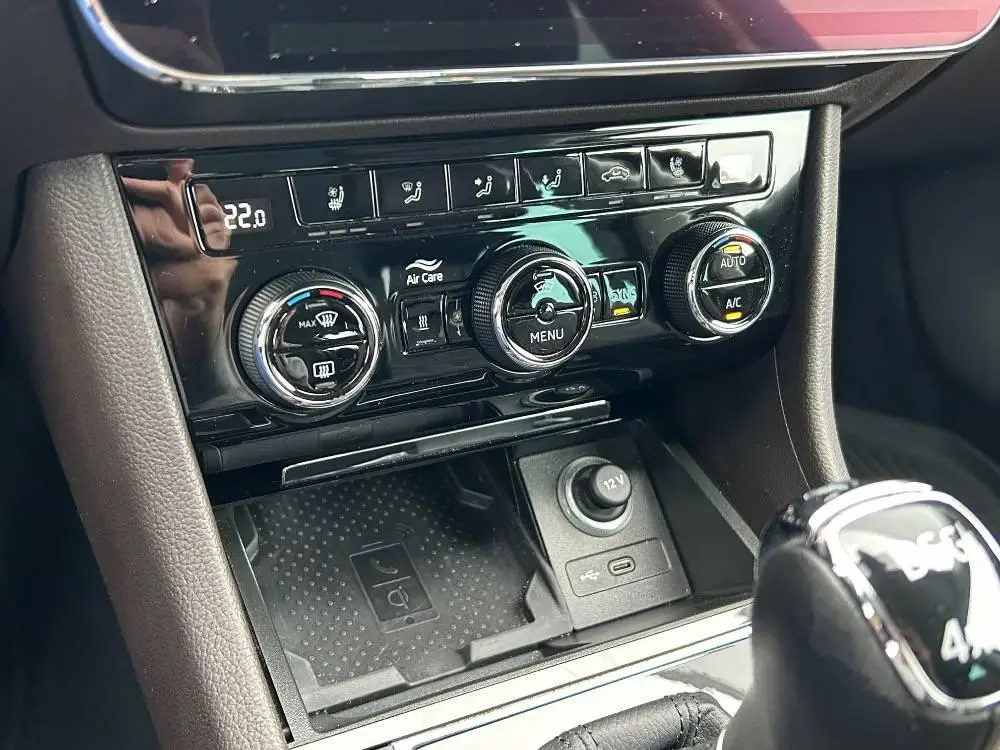 Škoda Superb Combi L&K 4x4 7DSG 2,0TDI / 147kW