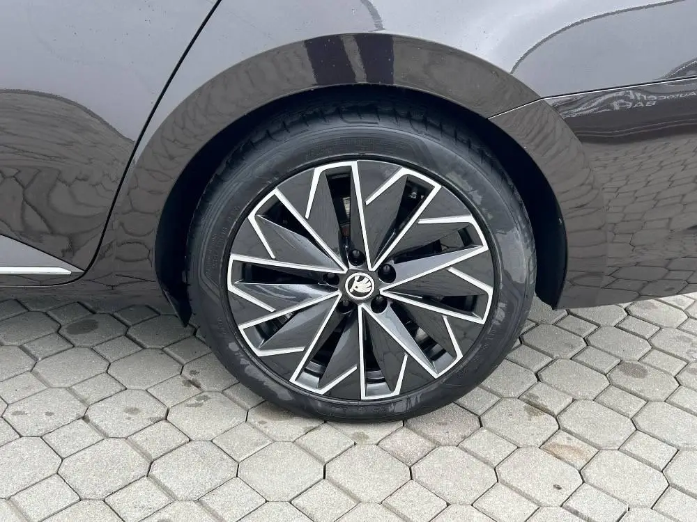 Škoda Superb Combi L&K 4x4 7DSG 2,0TDI / 147kW