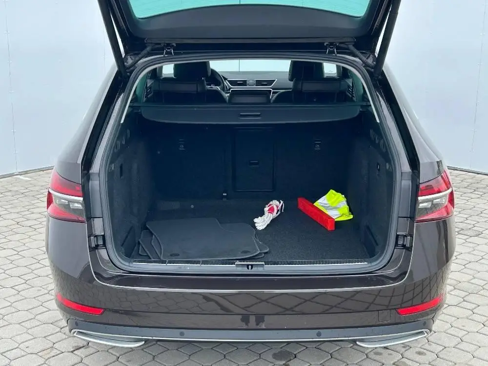 Škoda Superb Combi L&K 4x4 7DSG 2,0TDI / 147kW