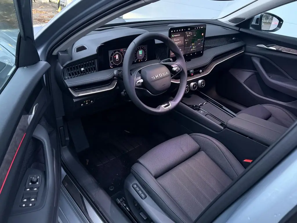 Škoda Superb Combi L&K 7DSG 2,0 TDI / 142kW