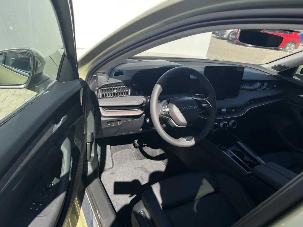 Škoda Superb Combi L&K 7DSG 2,0 TDI / 142kW