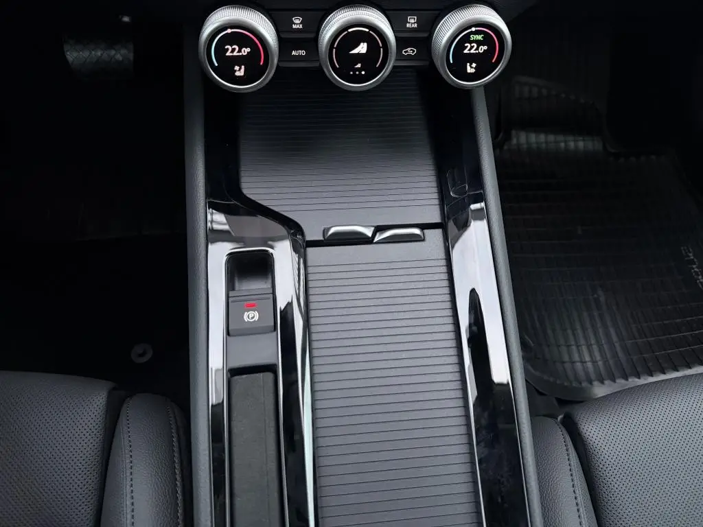 Škoda Superb Combi L&K 7DSG 2,0 TDI / 142kW