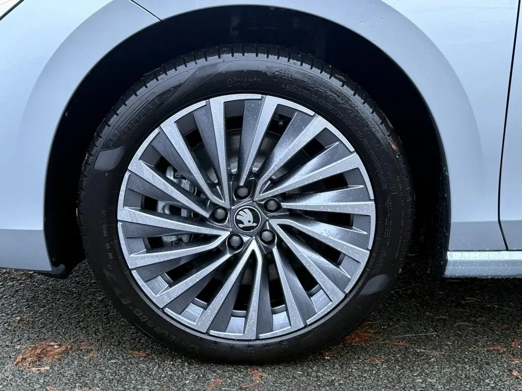 Škoda Superb Combi L&K 7DSG 2,0 TDI / 142kW