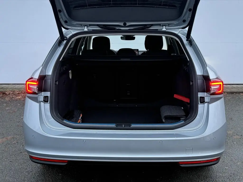 Škoda Superb Combi L&K 7DSG 2,0 TDI / 142kW