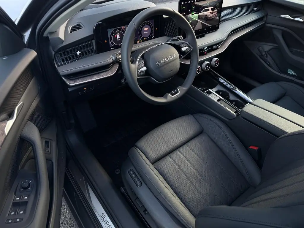 Škoda Superb Combi L&K 7DSG 2,0 TDI / 142kW