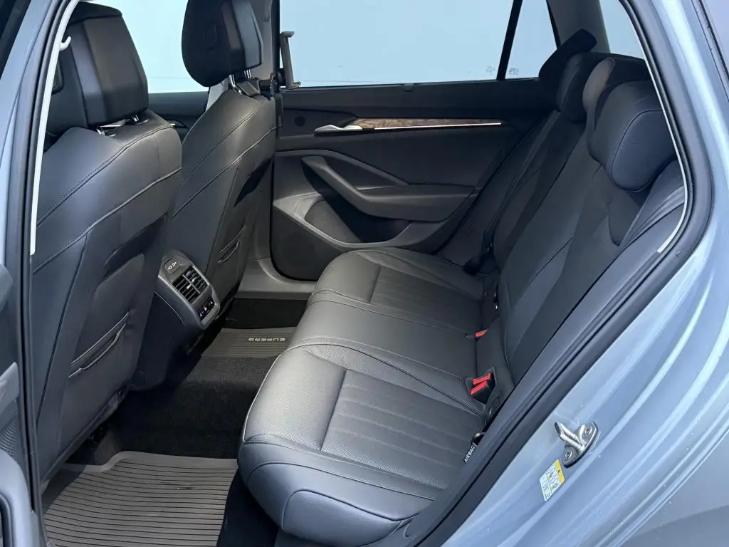 Škoda Superb Combi L&K 7DSG 2,0 TDI / 142kW