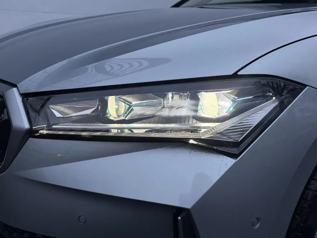 Škoda Superb Combi L&K 7DSG 2,0 TDI / 142kW