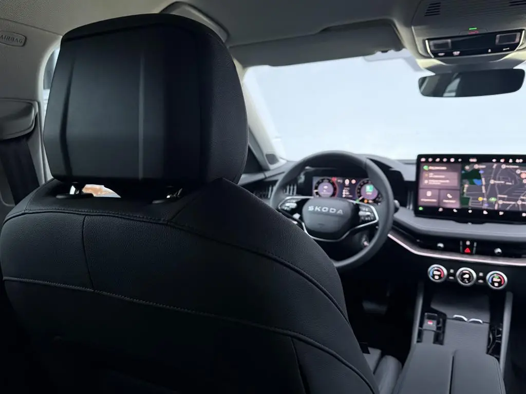 Škoda Superb Combi L&K 7DSG 2,0 TDI / 142kW