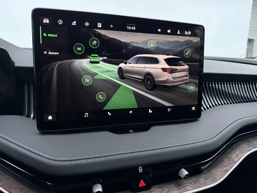 Škoda Superb Combi L&K 7DSG 2,0 TDI / 142kW