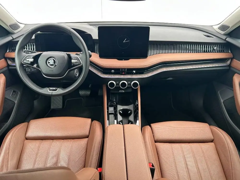Škoda Superb Combi L&K 7DSG 2,0TDI / 110kW