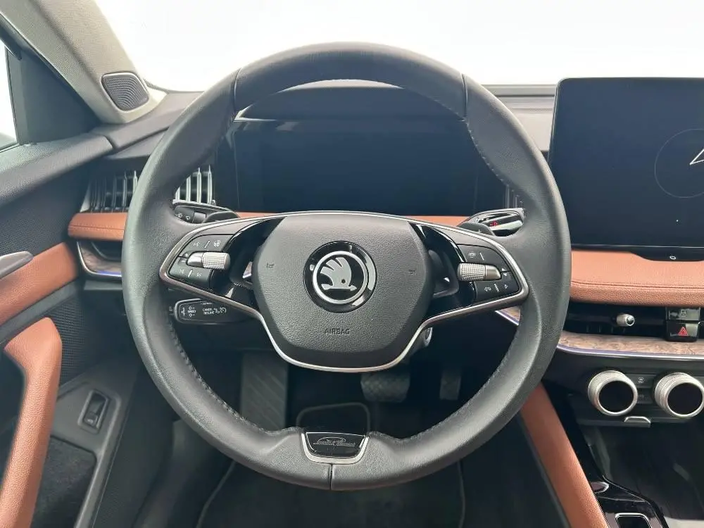 Škoda Superb Combi L&K 7DSG 2,0TDI / 110kW
