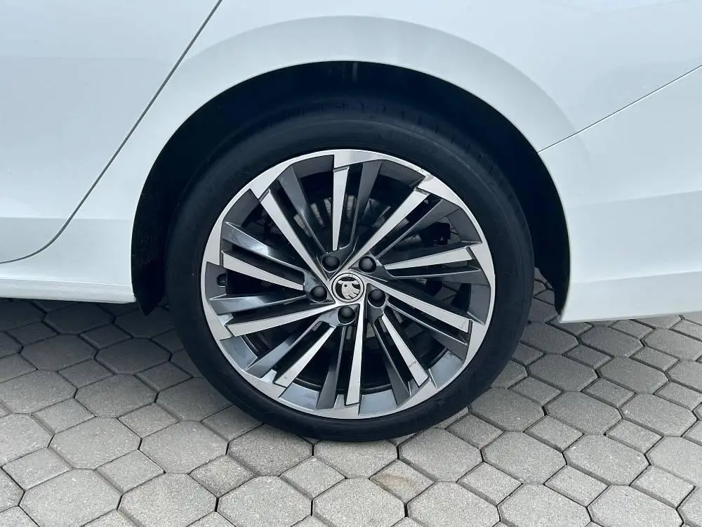 Škoda Superb Combi L&K 7DSG 2,0TDI / 110kW