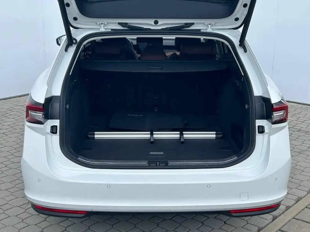 Škoda Superb Combi L&K 7DSG 2,0TDI / 110kW