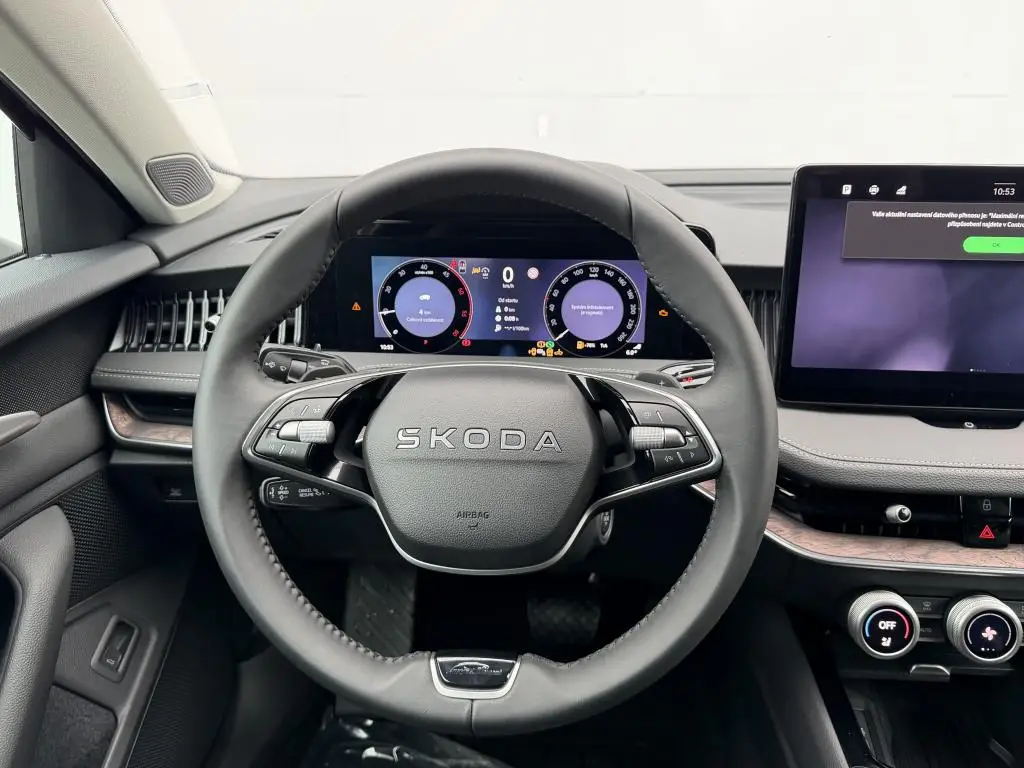 Škoda Superb Combi L&K 7DSG 2,0TDI / 110kW