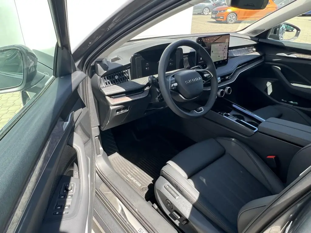 Škoda Superb Combi L&K 7DSG 2,0TDI / 110kW