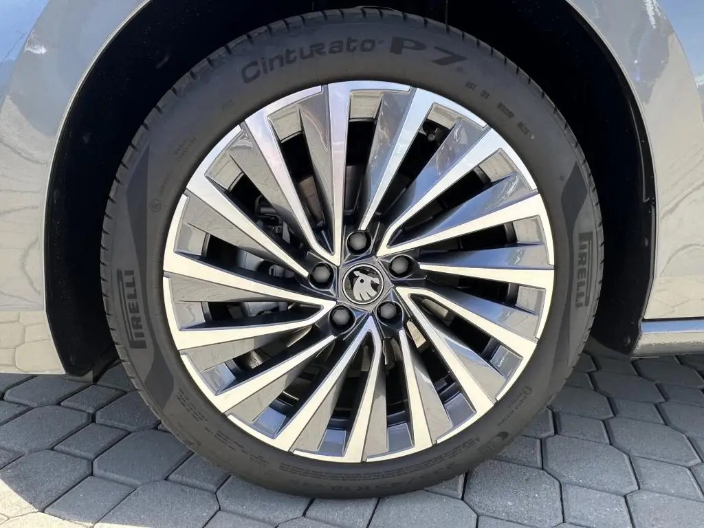 Škoda Superb Combi L&K 7DSG 2,0TDI / 110kW