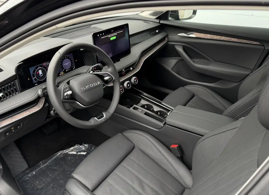 Škoda Superb Combi L&K 7DSG 2,0TDI / 110kW