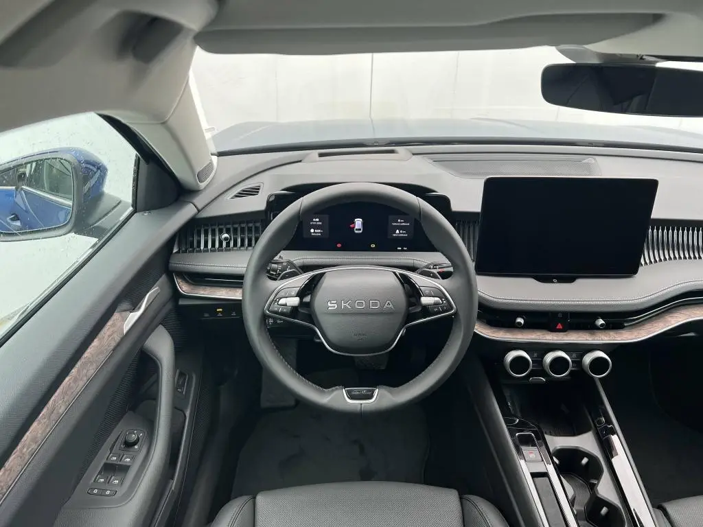 Škoda Superb Combi L&K 7DSG 2,0TDI / 110kW