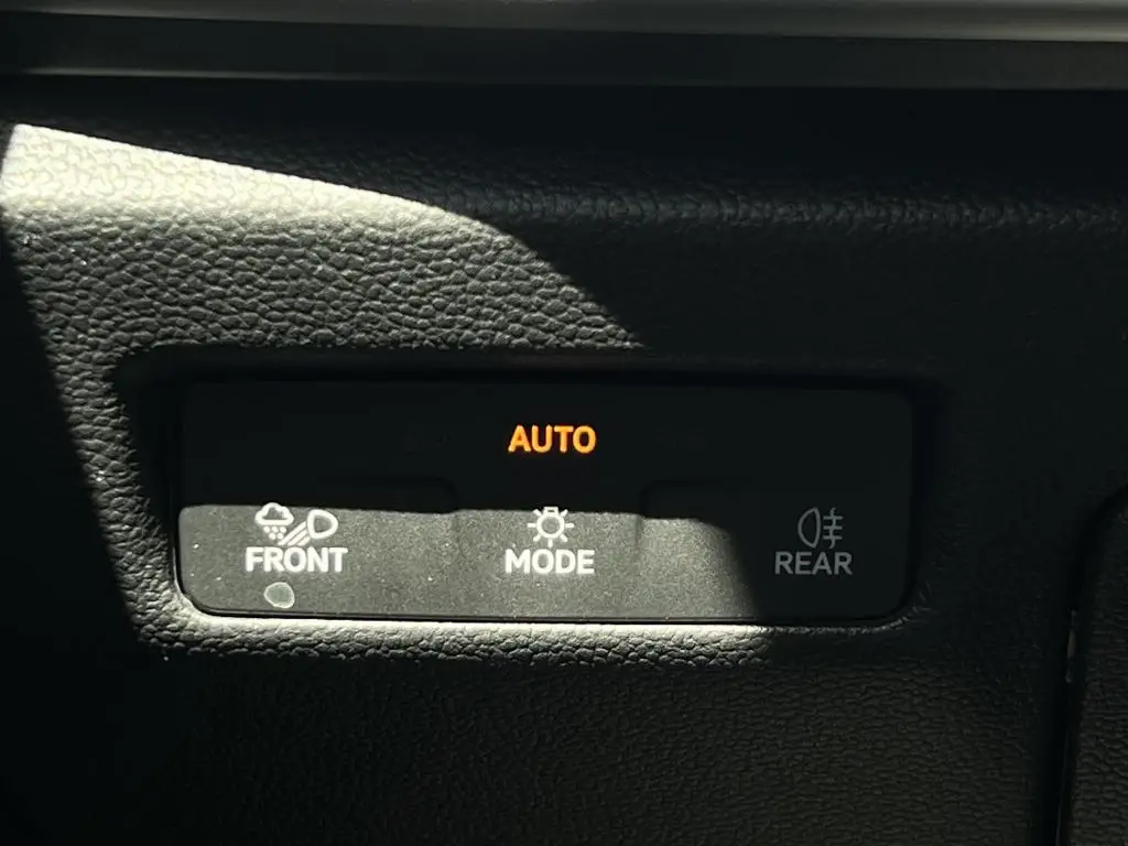Škoda Superb Combi L&K 7DSG 2,0TDI / 110kW