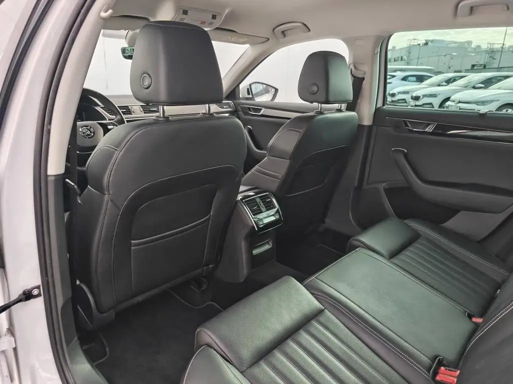 Škoda Superb Combi L&K 7DSG 2,0TDI / 147kW