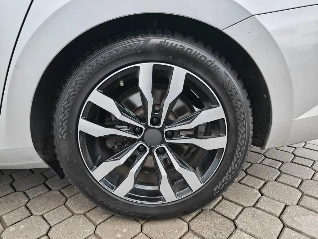 Škoda Superb Combi L&K 7DSG 2,0TDI / 147kW