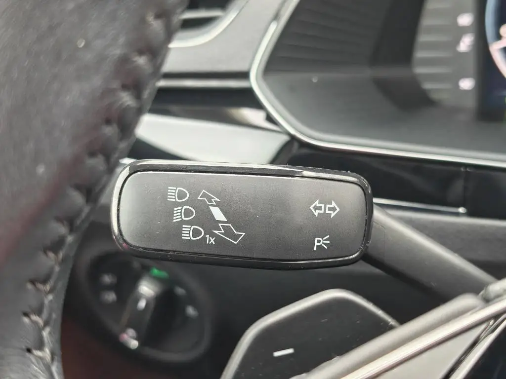 Škoda Superb Combi L&K 7DSG 2,0TSI / 140kW