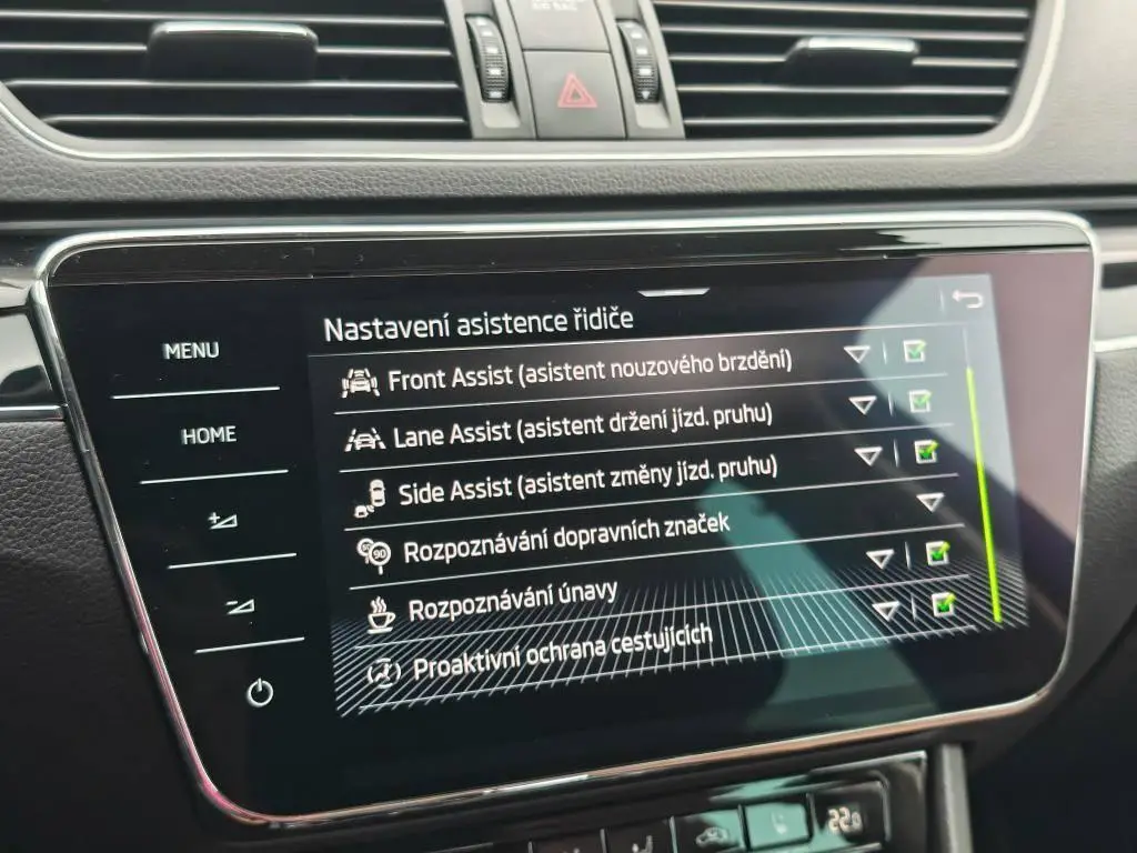 Škoda Superb Combi L&K 7DSG 2,0TSI / 140kW