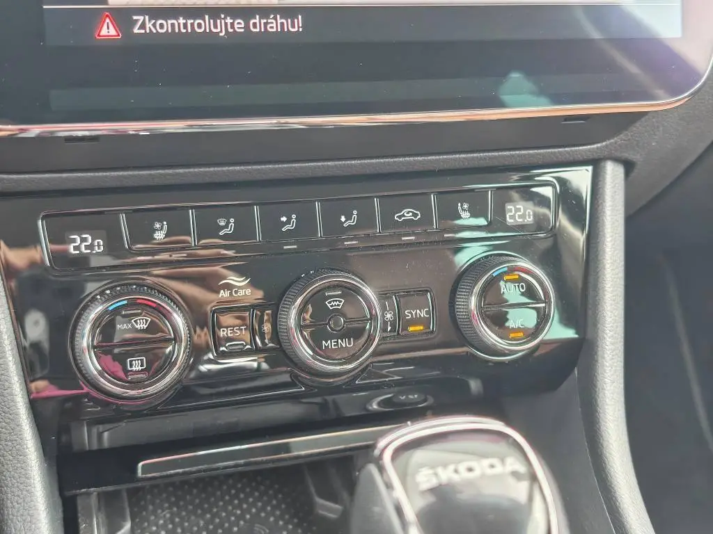 Škoda Superb Combi L&K 7DSG 2,0TSI / 140kW