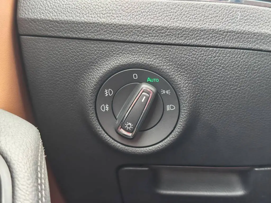 Škoda Superb Combi L&K 7DSG 2,0TSI / 140kW