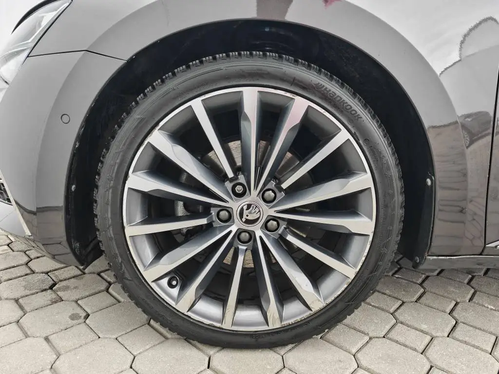 Škoda Superb Combi L&K 7DSG 2,0TSI / 140kW