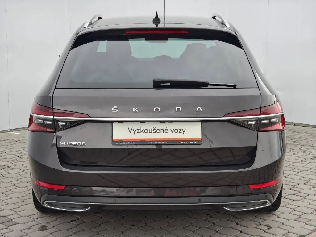 Škoda Superb Combi L&K 7DSG 2,0TSI / 140kW