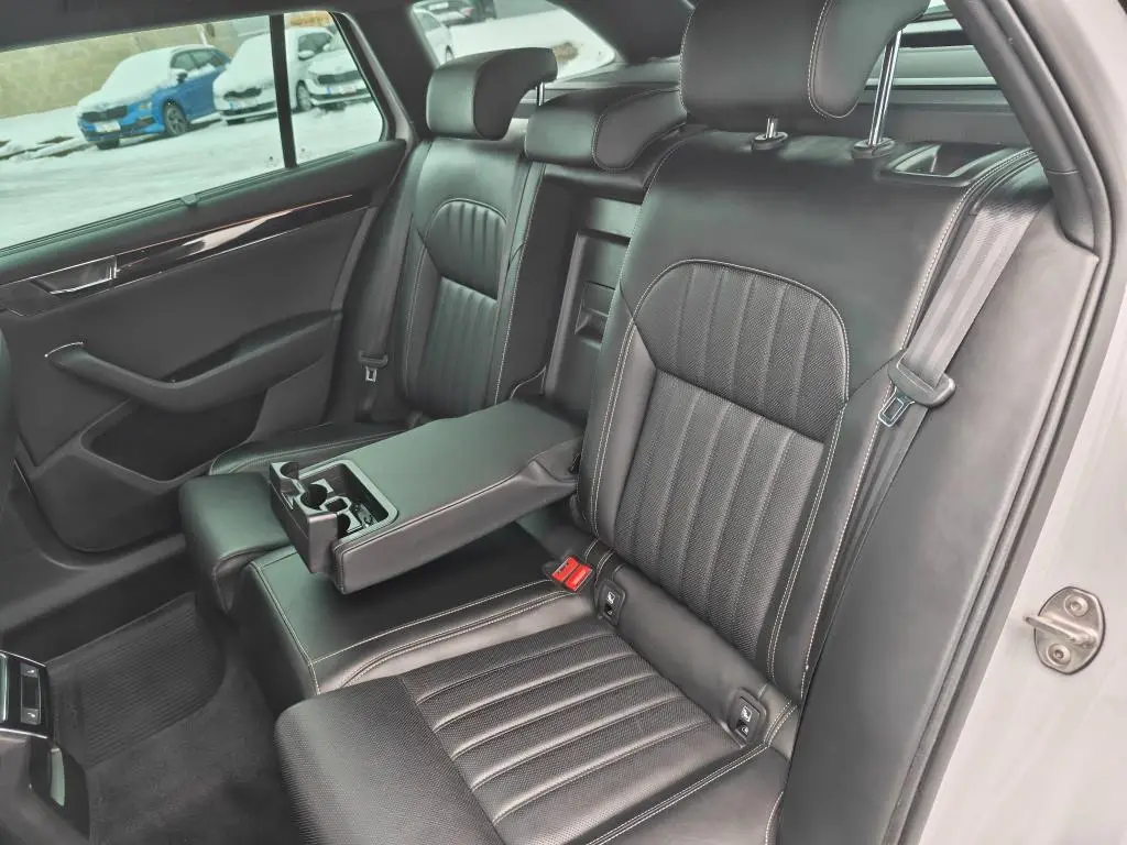 Škoda Superb Combi L&K Green tec 4x4 7DSG 2,0TDI / 140kW