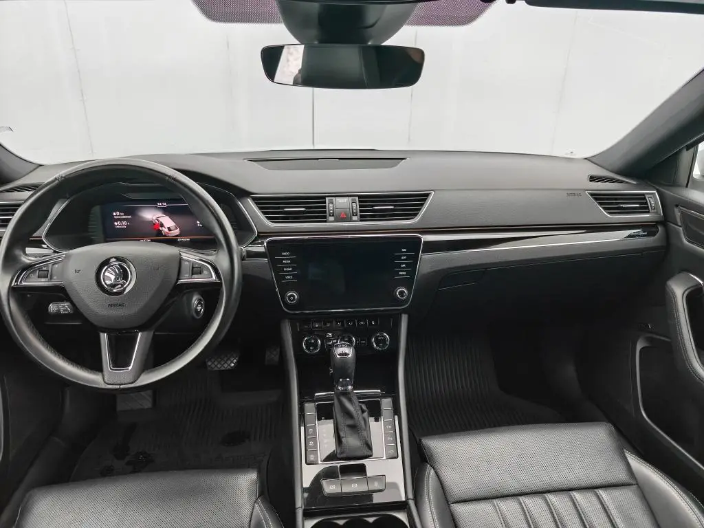 Škoda Superb Combi L&K Green tec 4x4 7DSG 2,0TDI / 140kW