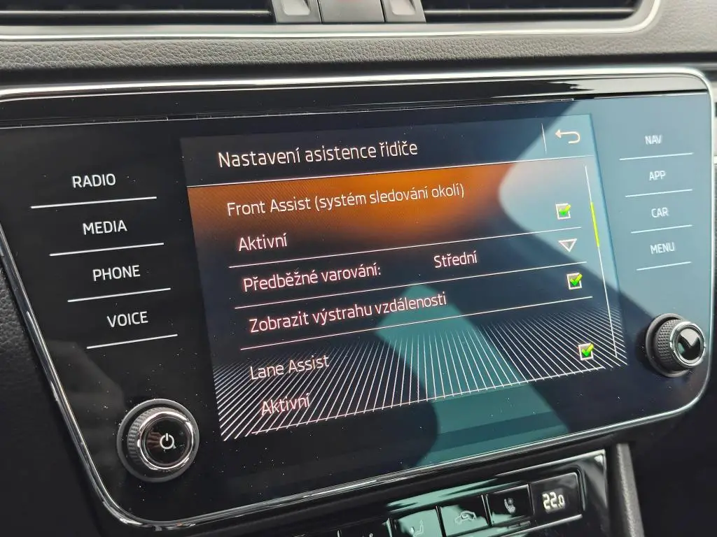 Škoda Superb Combi L&K Green tec 4x4 7DSG 2,0TDI / 140kW