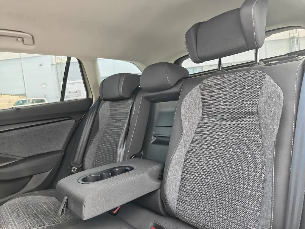 Škoda Superb Combi Selection 7DSG 2,0TDI / 110kW
