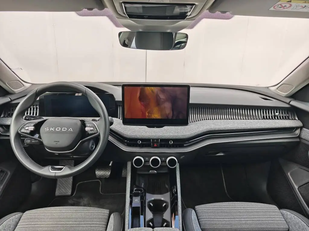 Škoda Superb Combi Selection 7DSG 2,0TDI / 110kW