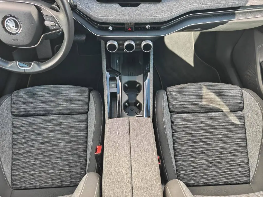 Škoda Superb Combi Selection 7DSG 2,0TDI / 110kW