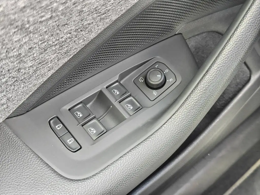 Škoda Superb Combi Selection 7DSG 2,0TDI / 110kW