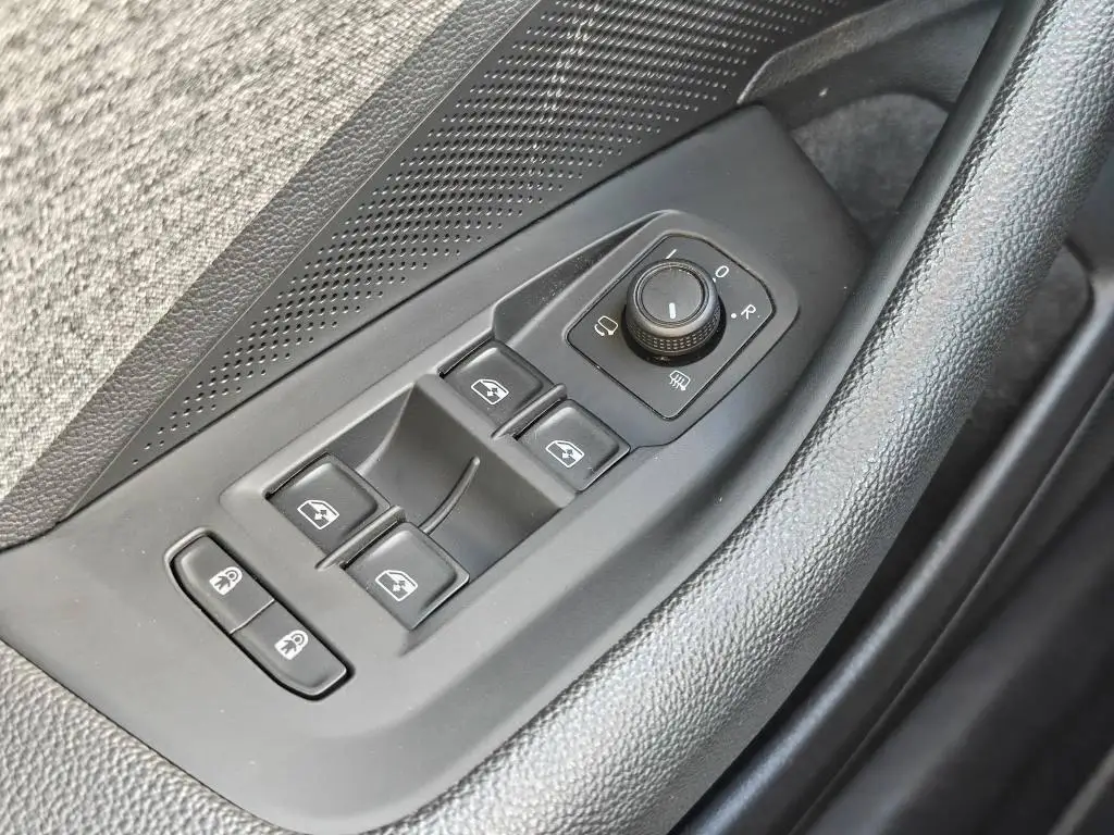Škoda Superb Combi Selection 7DSG 2,0TDI / 110kW