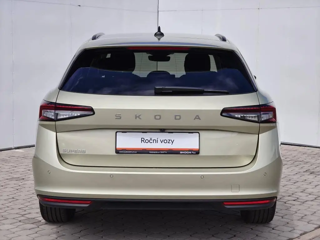 Škoda Superb Combi Selection 7DSG 2,0TDI / 110kW