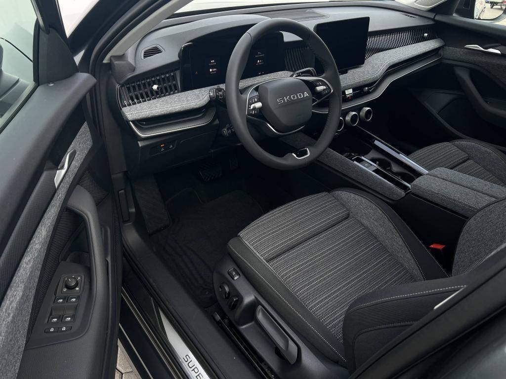 Škoda Superb Combi Selection 7DSG 2,0TDI / 110kW