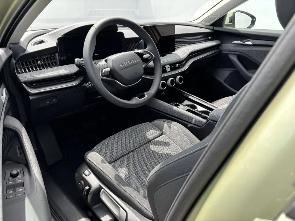 Škoda Superb Combi Selection 7DSG 2,0TDI / 110kW