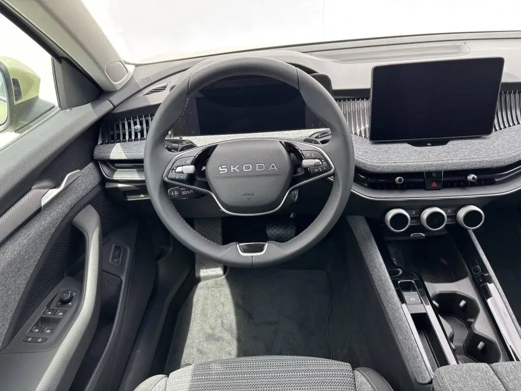 Škoda Superb Combi Selection 7DSG 2,0TDI / 110kW