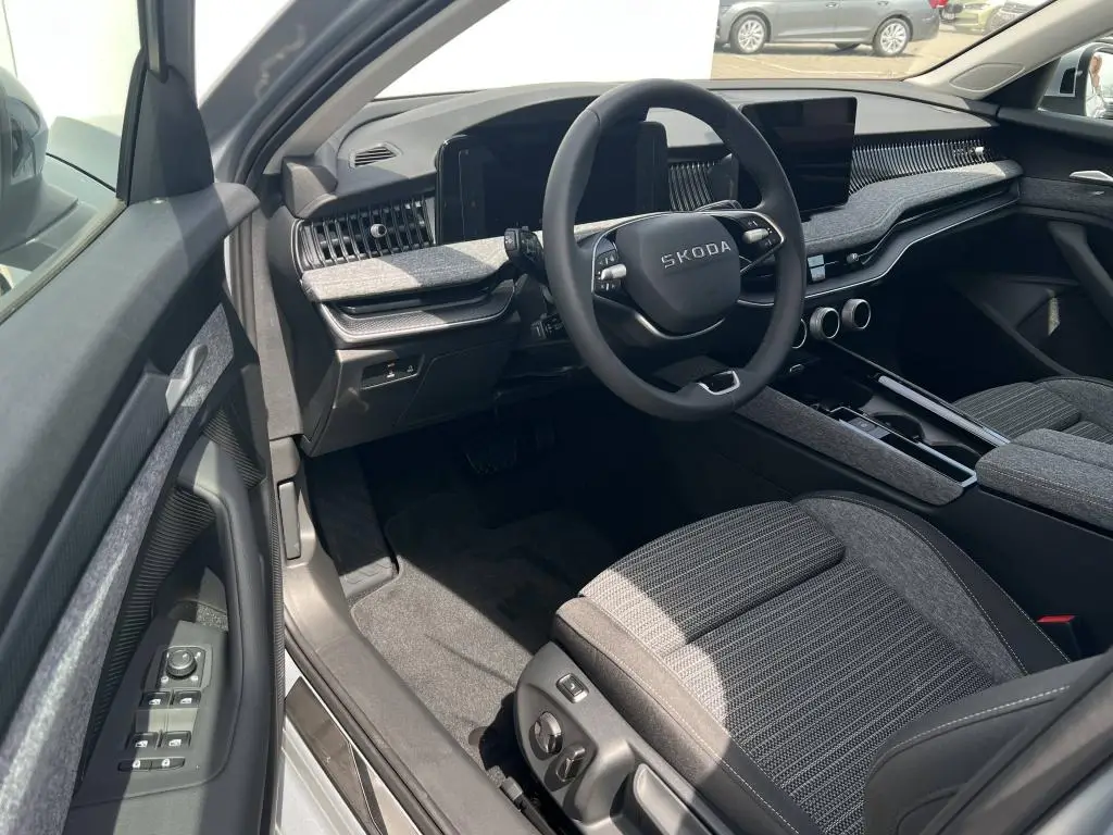 Škoda Superb Combi Selection 7DSG 2,0TDI / 110kW