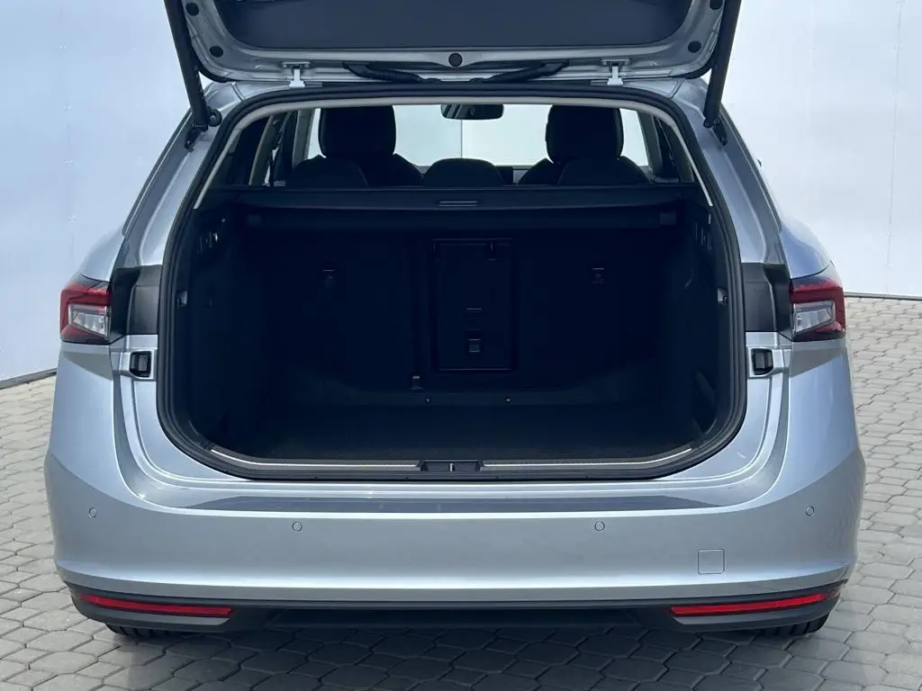 Škoda Superb Combi Selection 7DSG 2,0TDI / 110kW