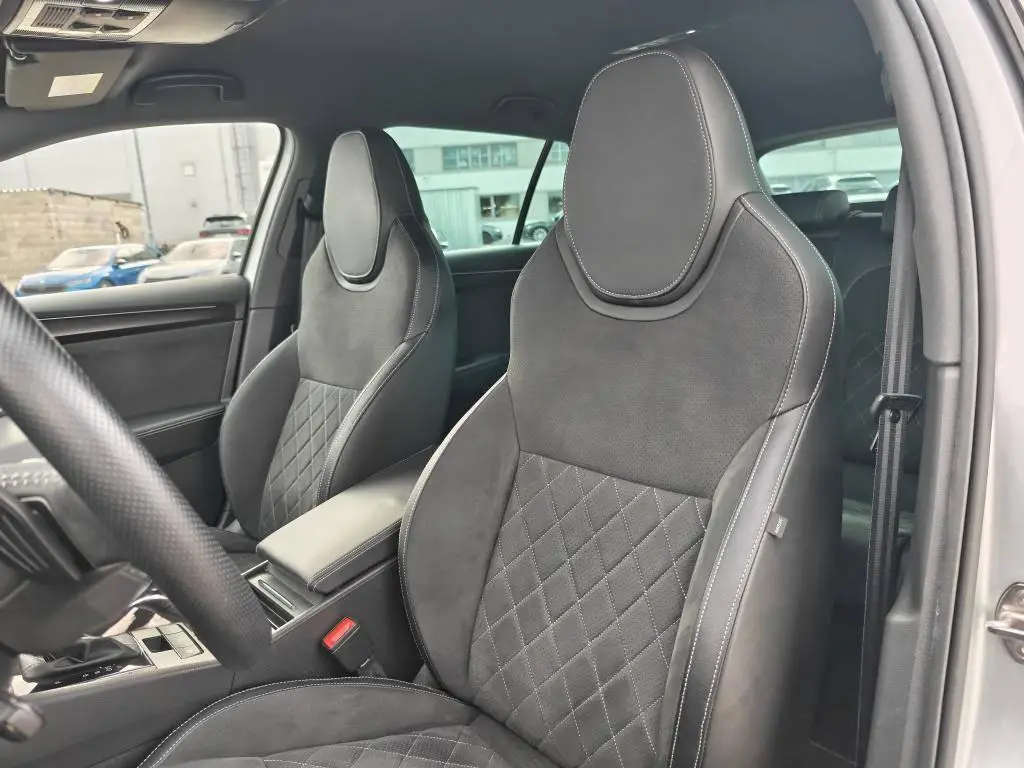 Škoda Superb Combi SportLine 7DSG 2,0TDI / 147kW